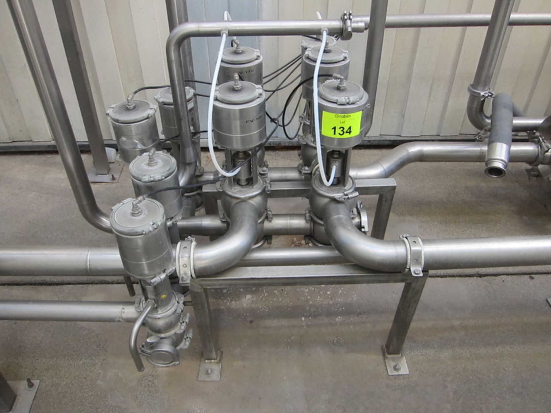 [Lot] Stainless steel pipework & valves, assocatied with outside silos, (9) GEA, (1) Endress +