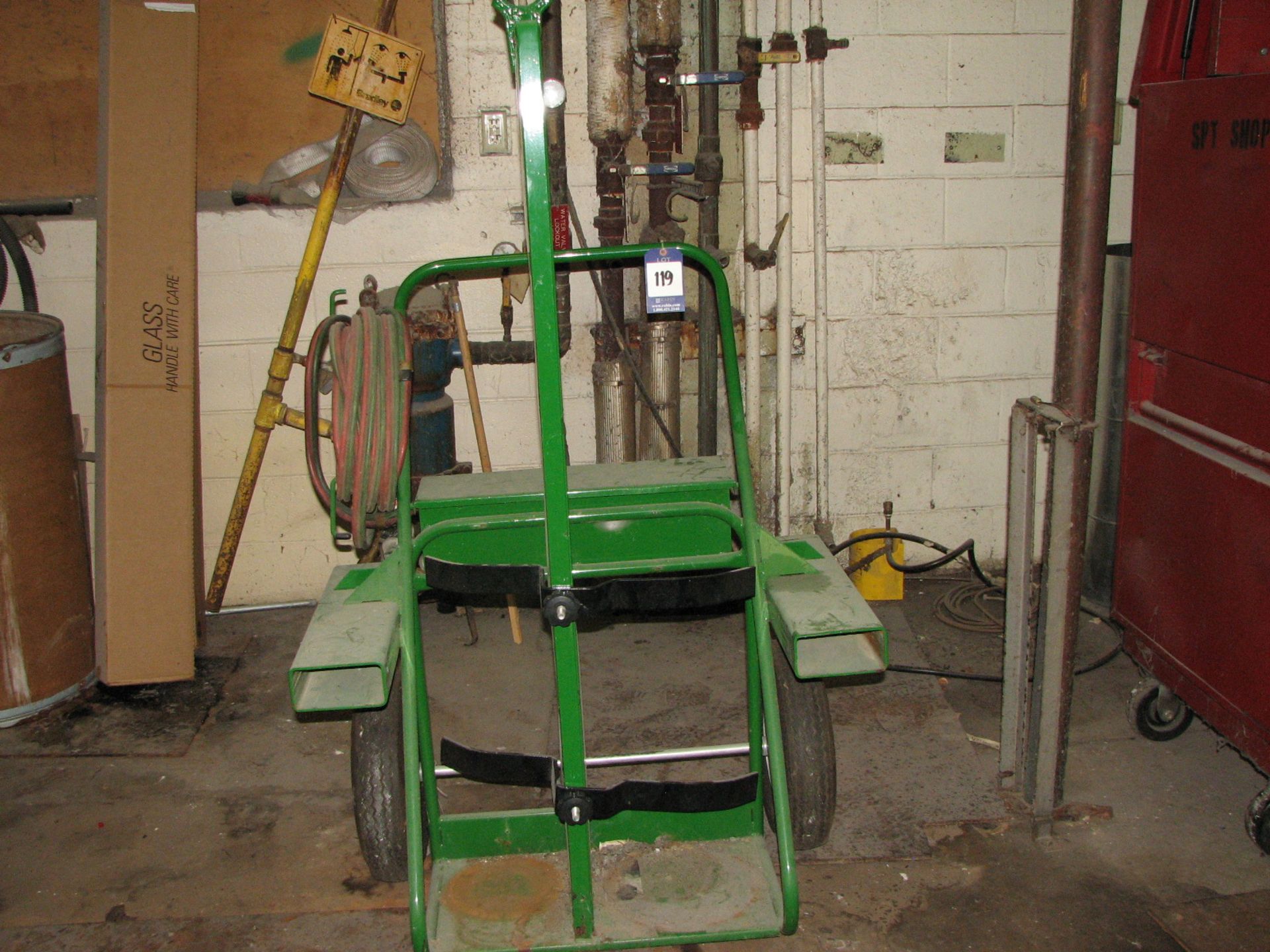 Saftcart acetylene cart, with hose and gauge, forkable/towable