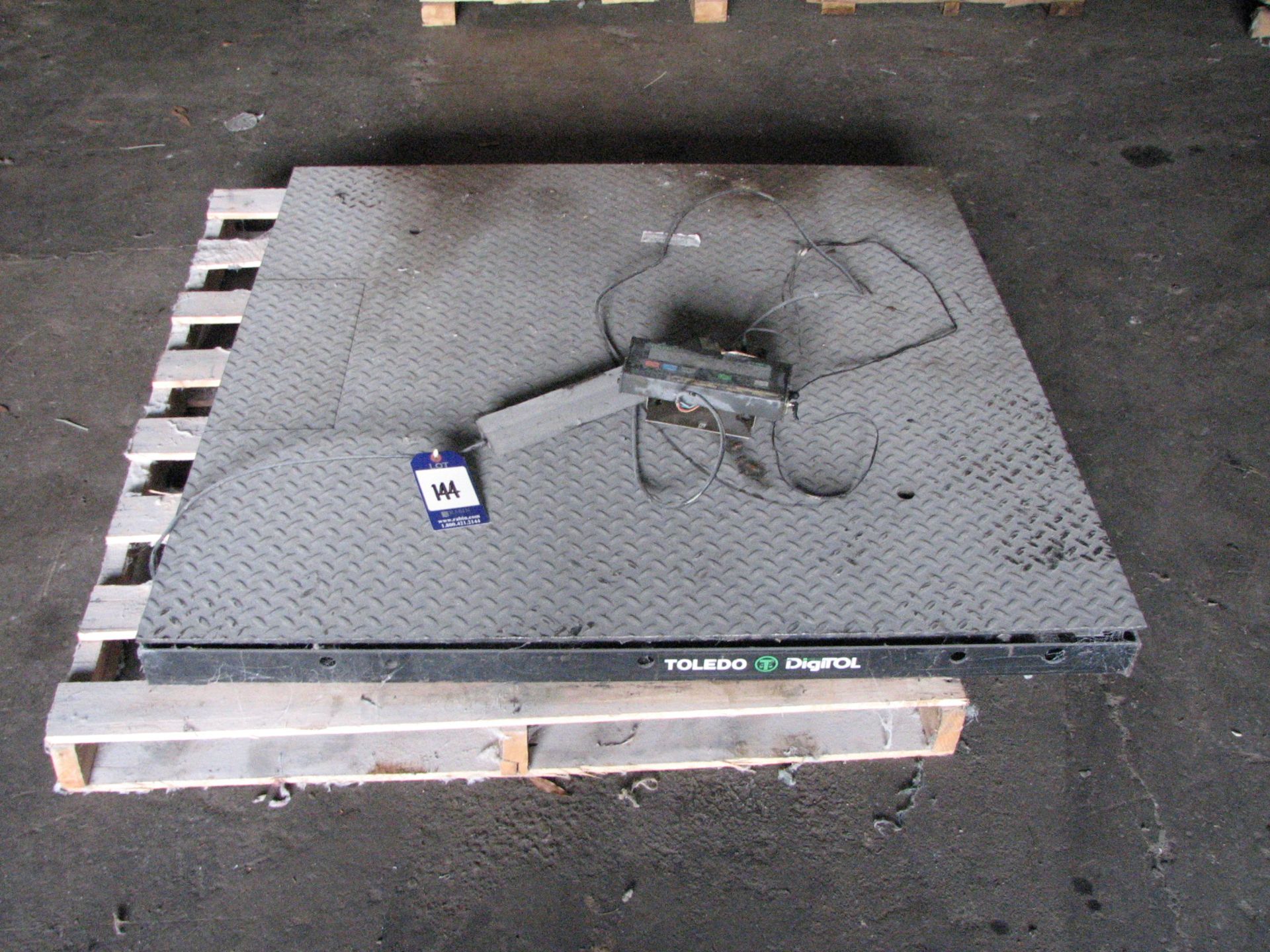 Toledo 48" x 48" floor scale, model 8505, s/n 4270691, digital, 3000 lb. cap.