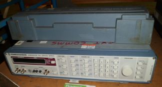 ROHDE & SCHWARZ GENERATOR APN62 - 1HZ-260KHZ