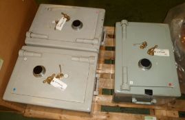 3x Combination safes (combination unknown)