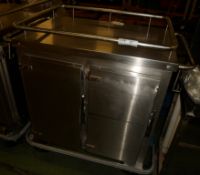 Mobile catering trolley