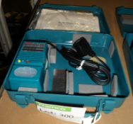 Makita battery charger in case (DC9700)