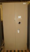 6ft x 3ft x 2ft 2 Door combination cabinet - (combination uknown)