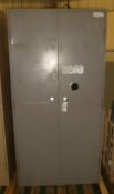 6ft x 3ft x 2ft 2 Door combination cabinet - (combination uknown)