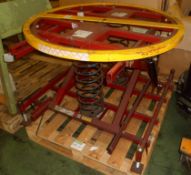 Kaiser & Kraft scissor table with rotating plate