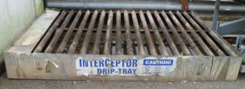 Interceptor drip tray