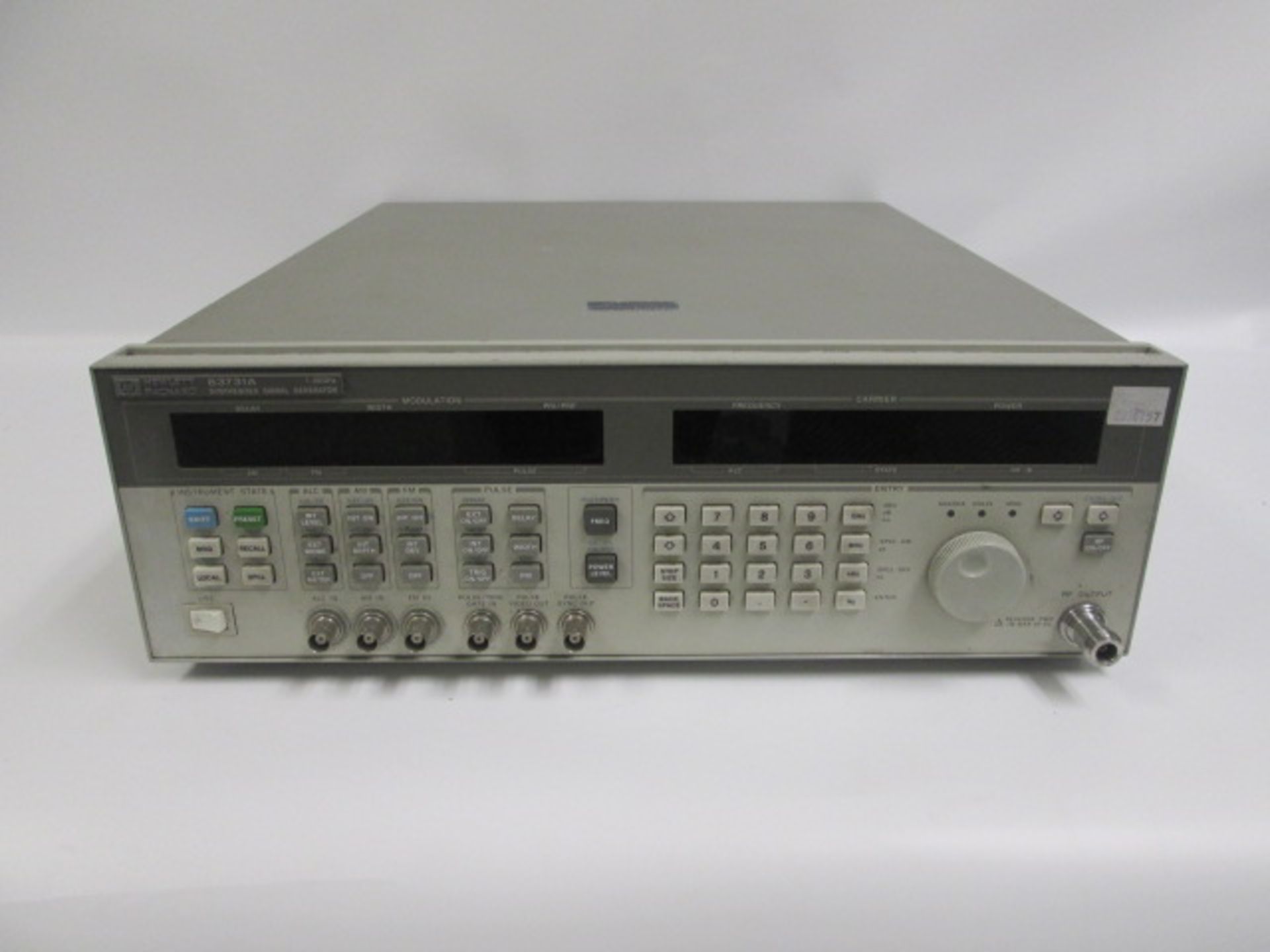 HP SYNTHESIZED SIGNAL GENERATOR 83731A - Image 2 of 4