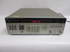 HP 3325A SYNTHESIZER/FUNCTION GENERATOR