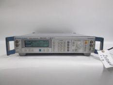 ROHDE & SCHWARZ SIGNAL GENERATOR SMR 40