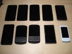 Box of 10 assorted mobile phones - Blackberry, Nokia, LG