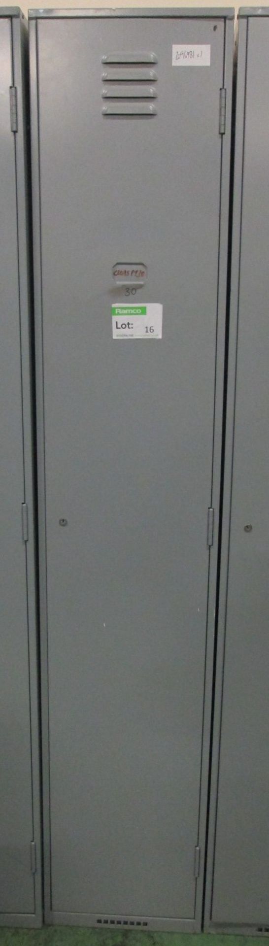 Single personnel locker