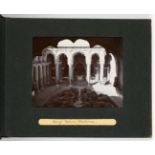 Fotoalbum Indien
Indien. - Einsteckalbum mit 24 Fotografien, meist aus Madurai. Wohl 1930er Jahre.