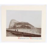 Gibraltar. 12 Fotogr.
Gibraltar. - Konvolut von 12 Fotografien. Ca. 1872-1890. Bildgr. ca. 15,5:17