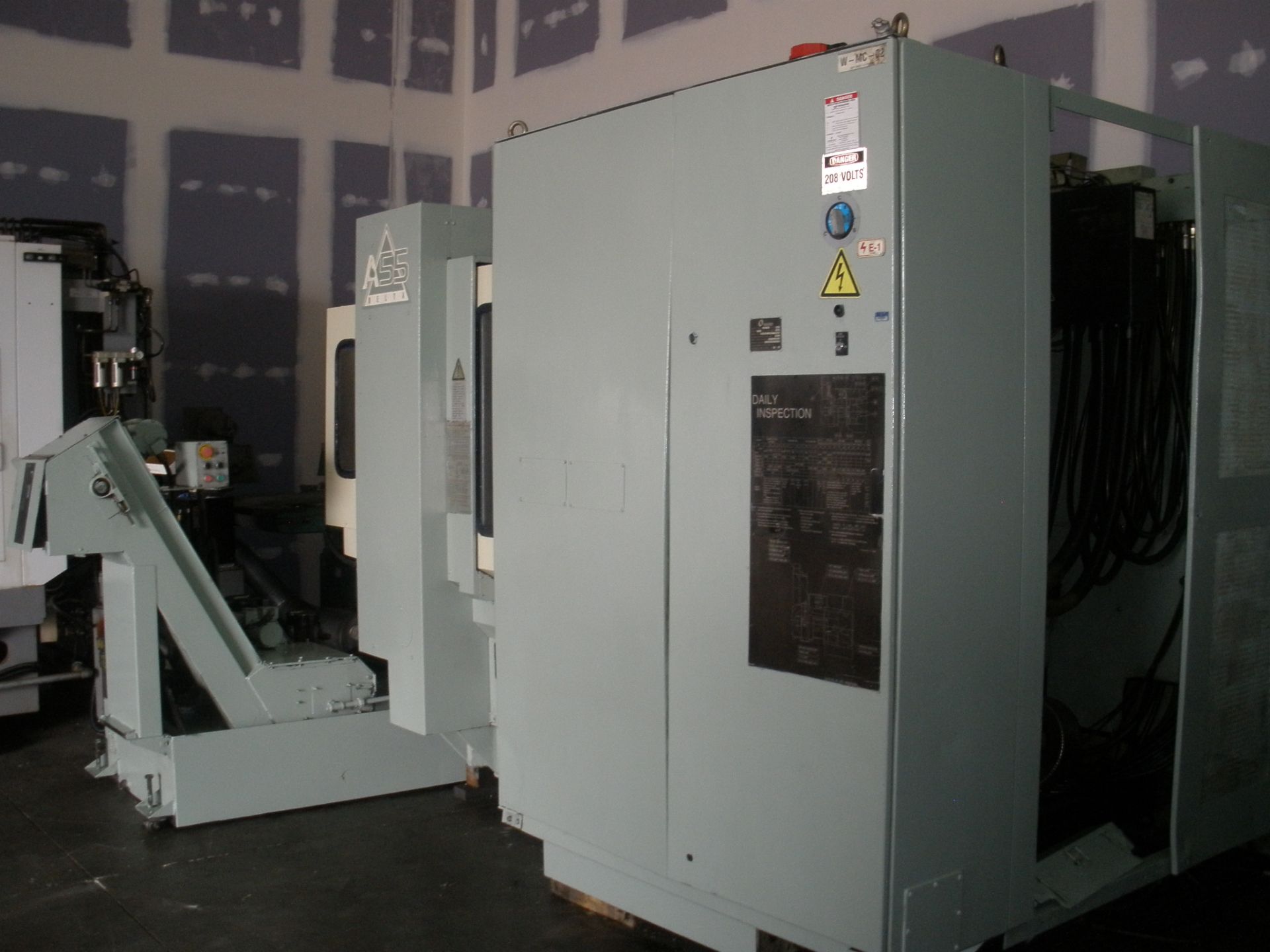 Makino A55 Delta CNC Mill 15 ¾” Pallets, 40 Tools, Fanuc 16M Control, 1999 - Image 12 of 13