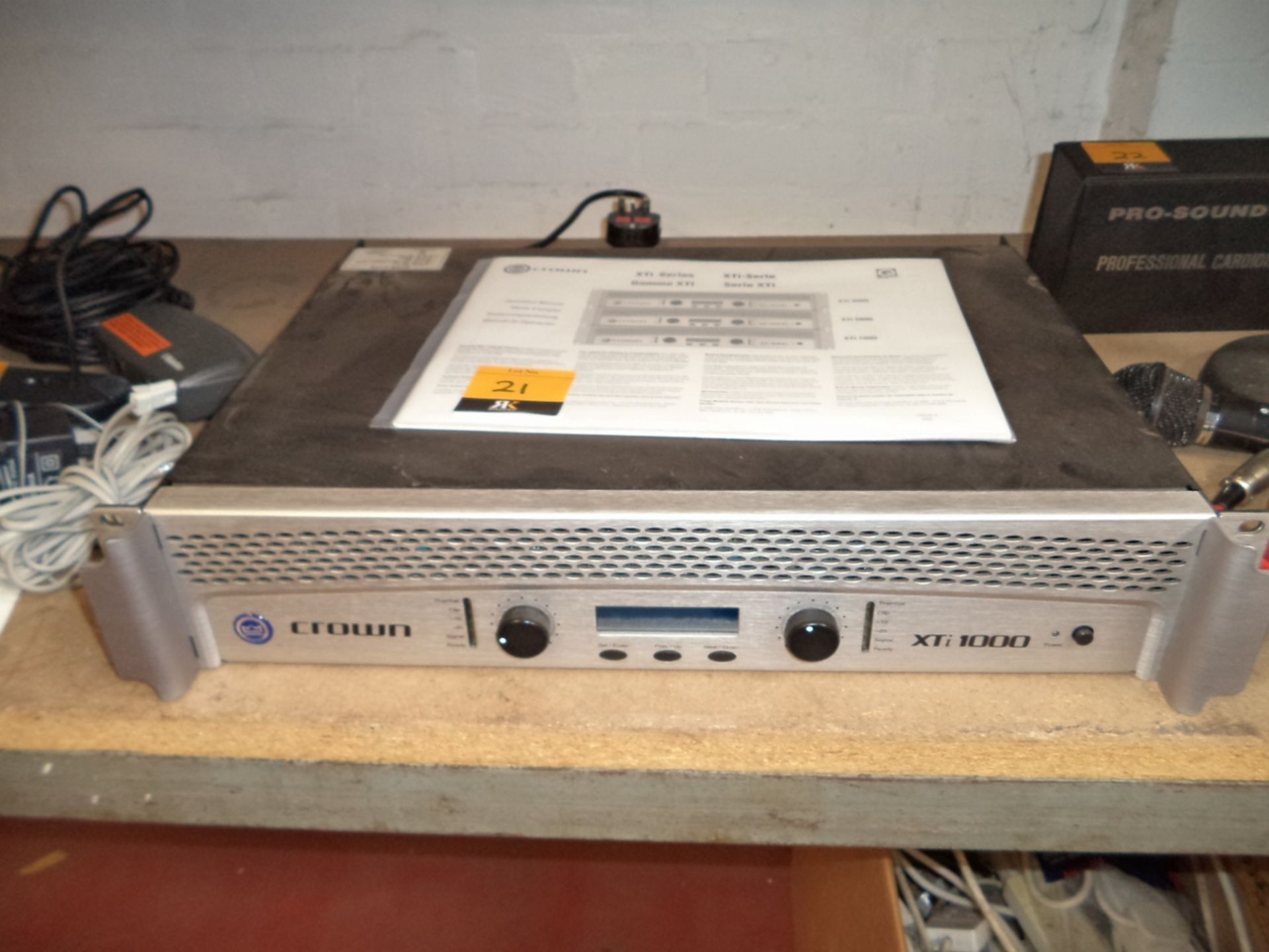 Crown model XTi 1000 rack mountable power amplifier including manual