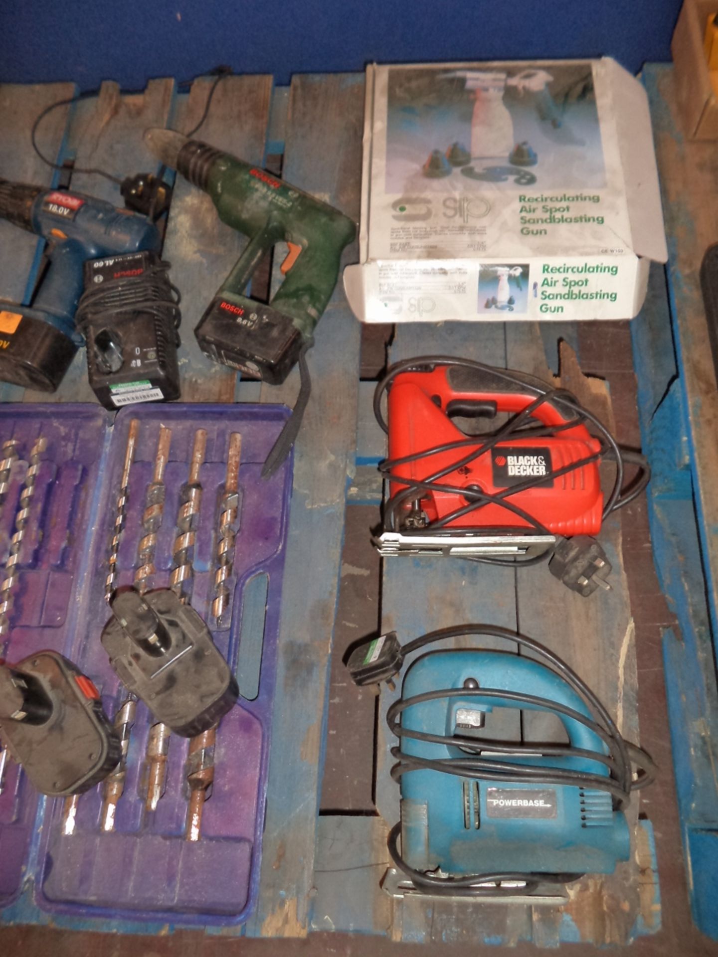 Contents of a pallet of assorted power tools and other items - see full lot description - Image 2 of 4