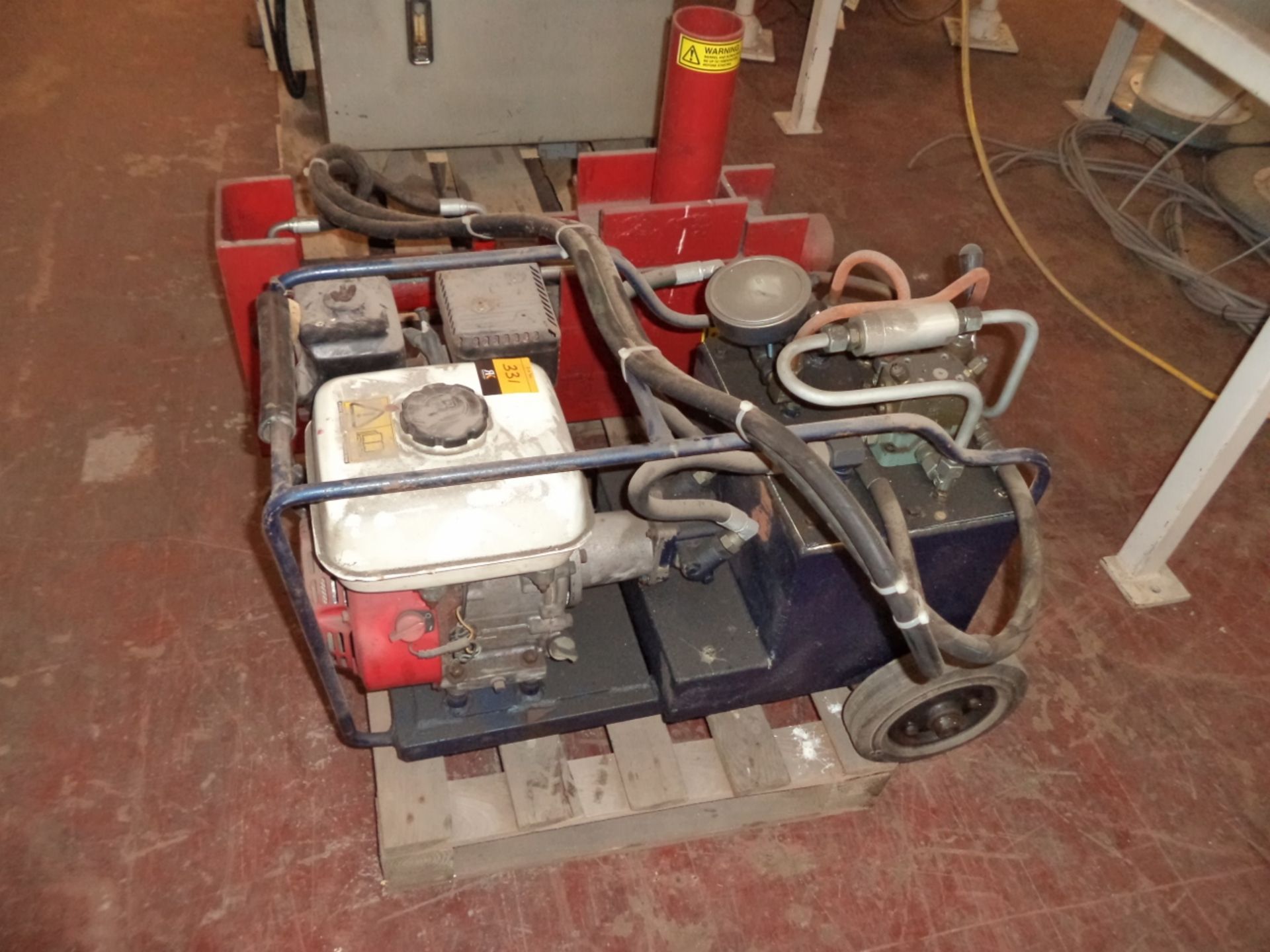 Hydraulic pump plus mobile generator incorporating Honda 5.5 engine - Image 2 of 4