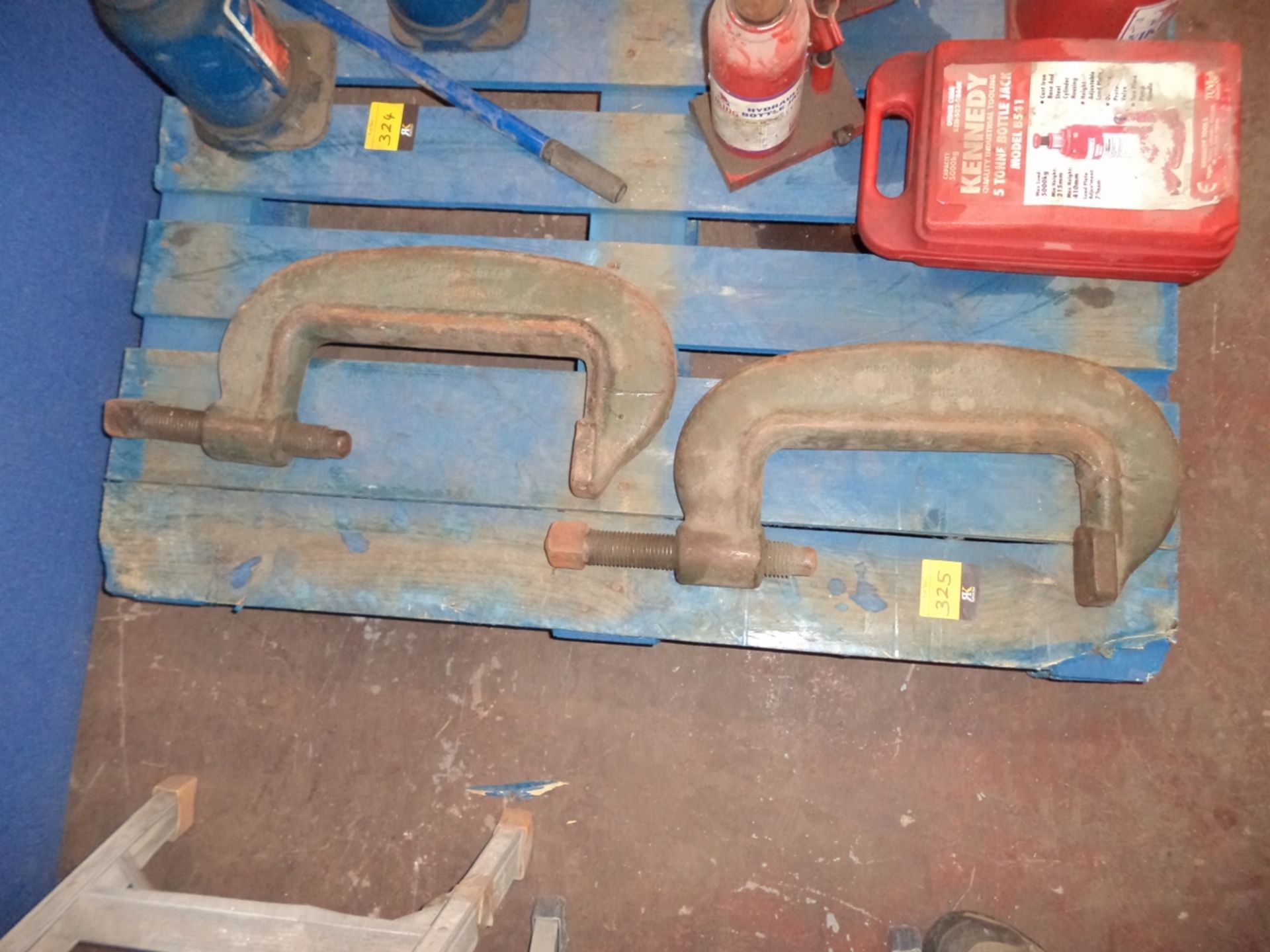 Pair of large heavy-duty clamps - Image 2 of 2