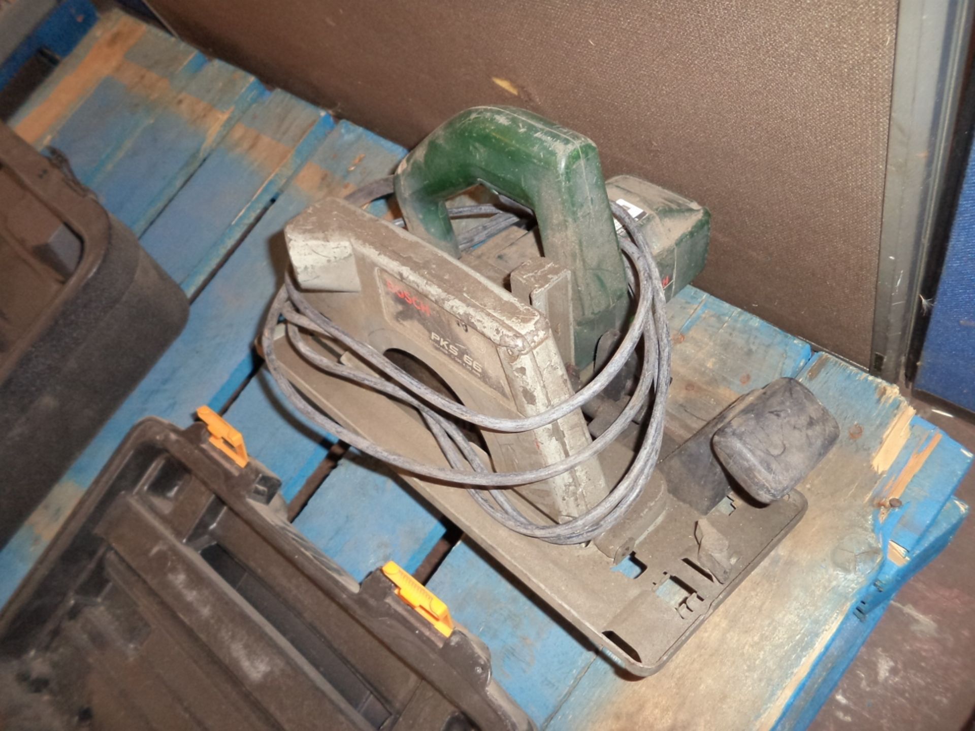 Pair of power tools: electric jig saw in case plus Bosch model PKS66 electric circular saw - Image 4 of 4