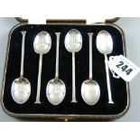 A cased set of six spade handled silver coffee spoons, Sheffield 1924