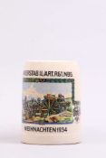 Regimentskrug. Keramik. Unterstab II./Art. Rgt. Nbg. Weihnachten 1934. Min. besch. H: 12,5 cm. Start