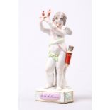 Porzellanfigur. Meissen, 19. Jh. Devisenkind. Amor mit Herzen in den erhobenen Händen. Figur an