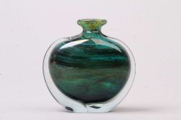 Ziervase. Murano. Farbloses Glas, unterfangen mit petrolfarbene Einschmelzungen.  H: 12,5 cm.