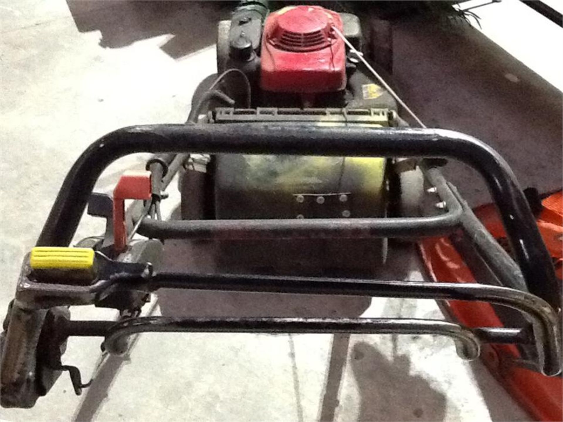 Honda hrh536 industrial petrol lawnmower - Image 2 of 2