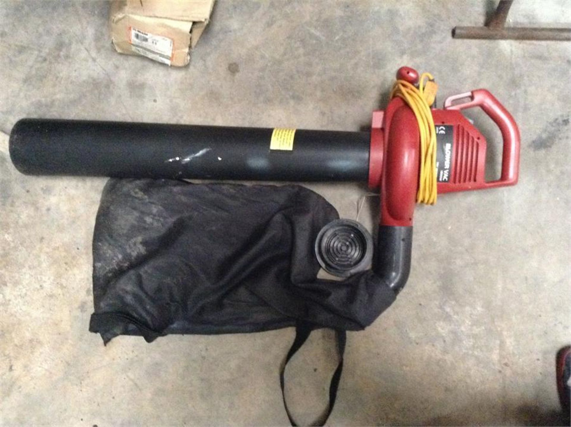 Leaf blower/vac