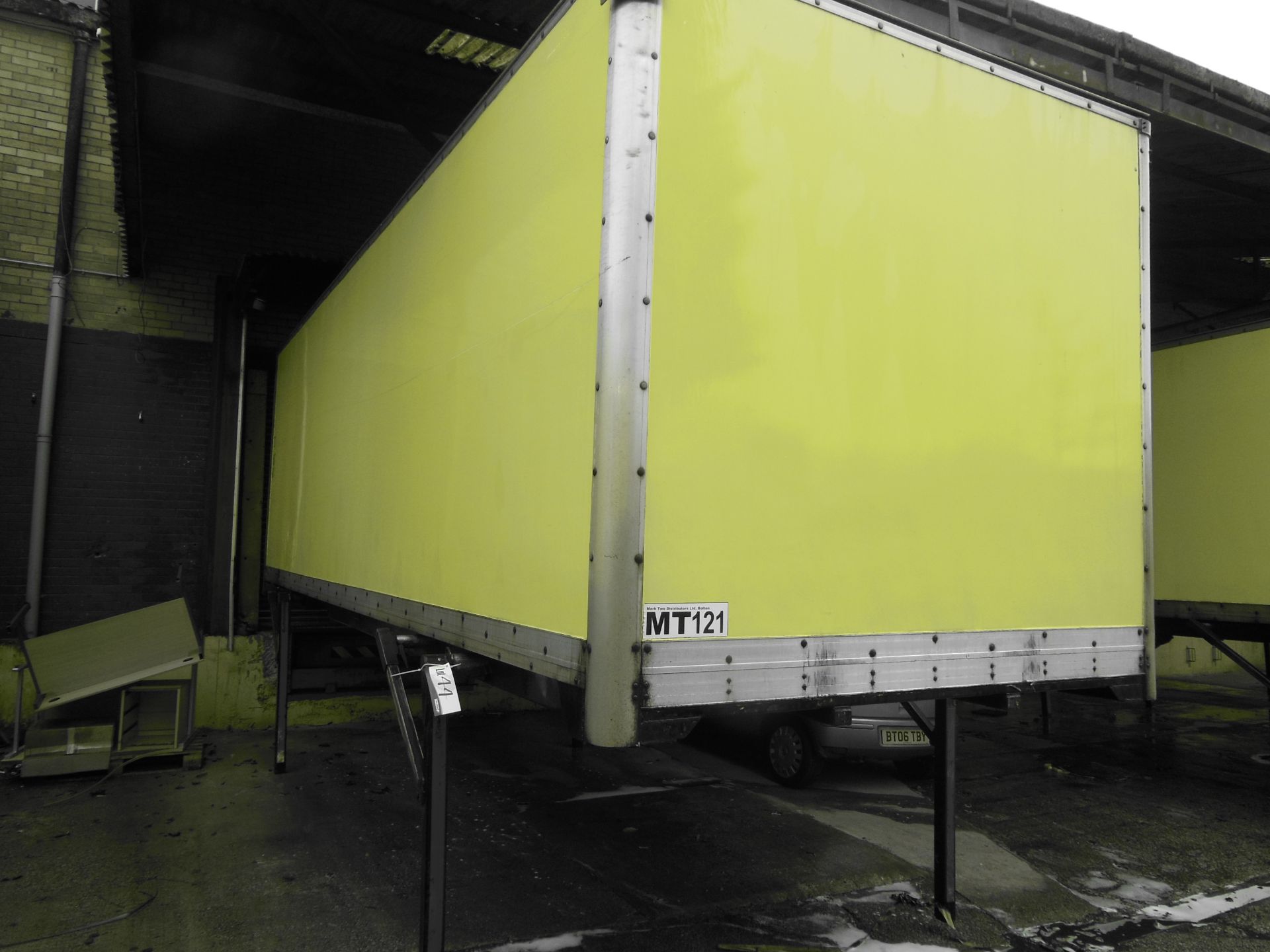 25ft Box Demountable Body, MT121