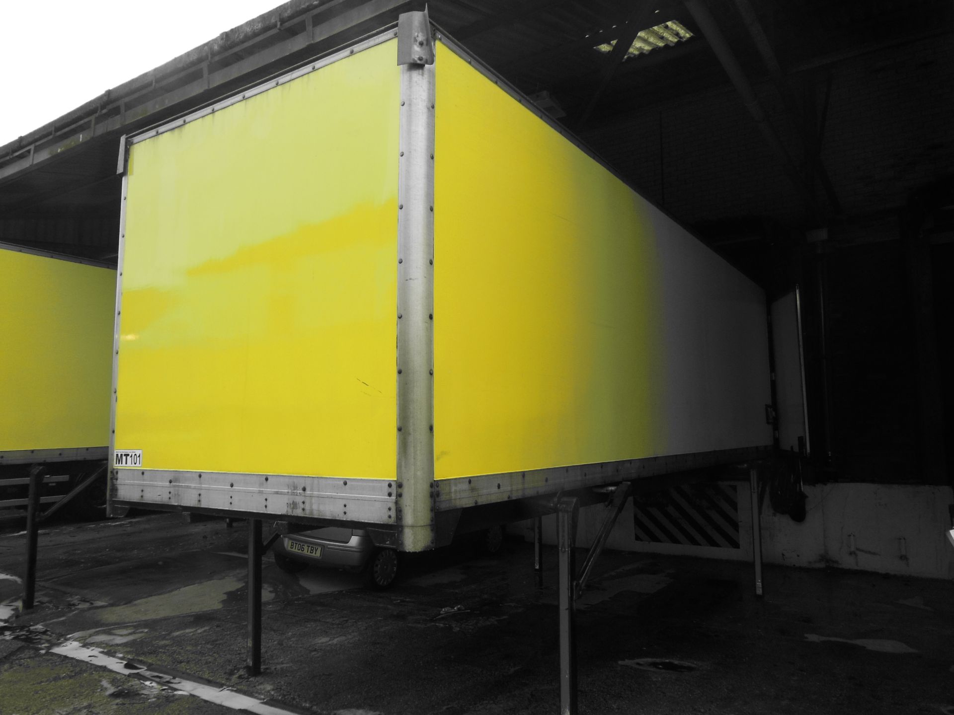 25ft Box Demountable Body, MT101 - Image 2 of 2