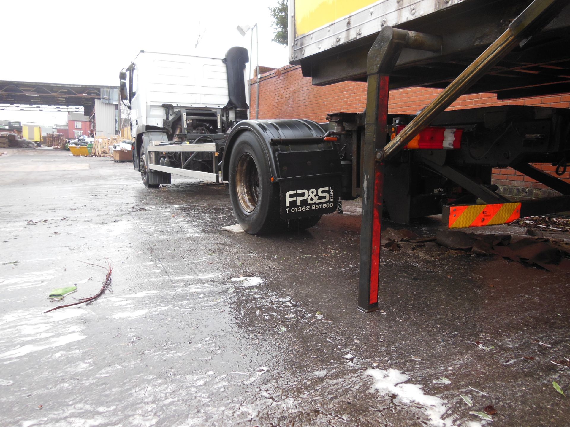 Mercedes Actros 1836L 4x2 Semi Auto 25ft Drawbar Demountable Rigid, registration no. MX05 WZW - Image 3 of 4