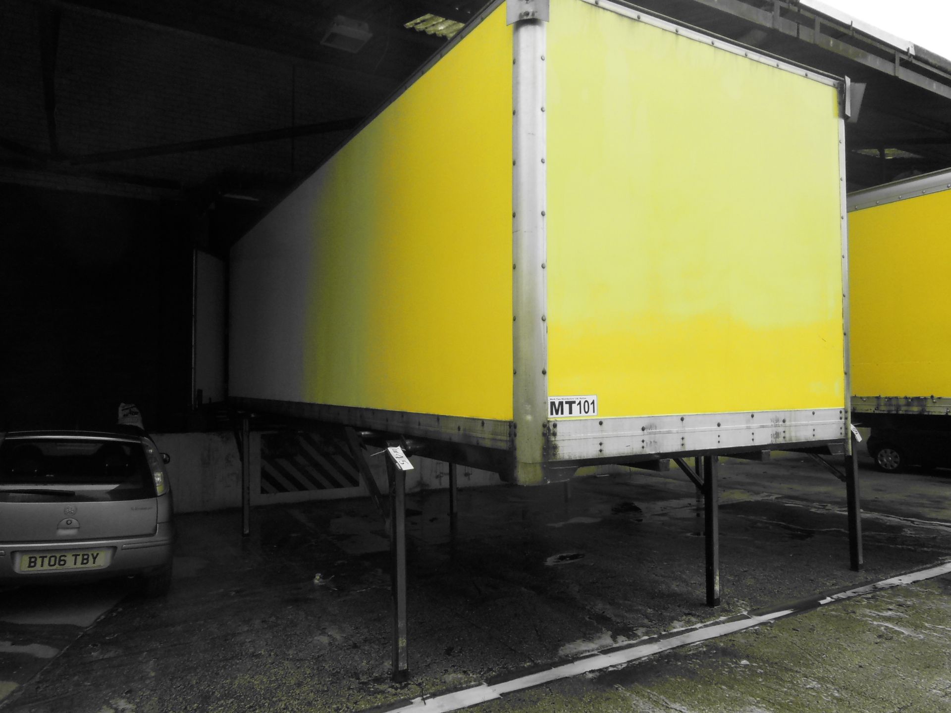 25ft Box Demountable Body, MT101