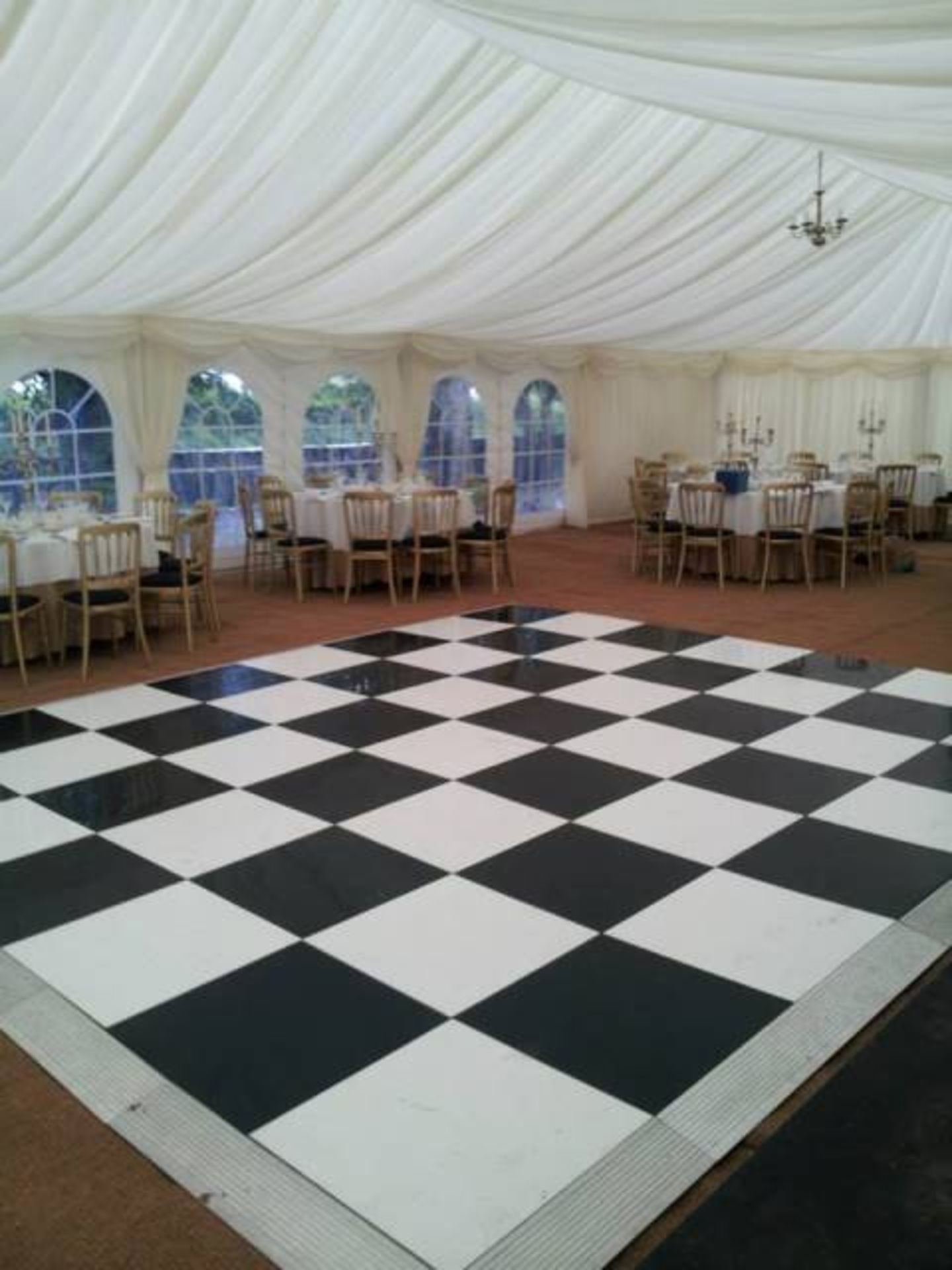 Grumpy Joe’s Acrylic 16ft x 16ft Black and White Chequered Dance Floor with Carry Trolley - Image 3 of 3
