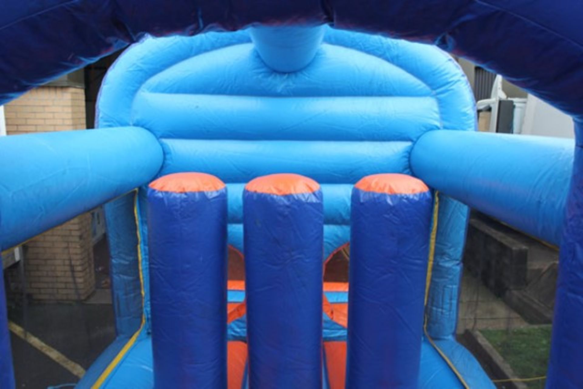 32ft x 15ft Inflatable Assault Course - Image 5 of 10