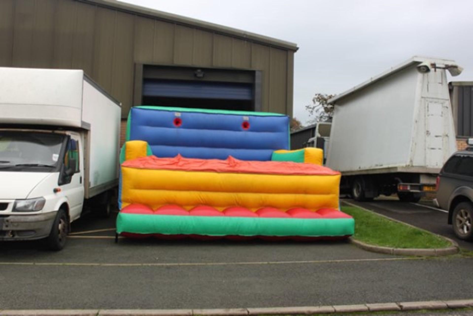 15ft x 15ft Inflatable Unclimbable Ladder - Image 2 of 2