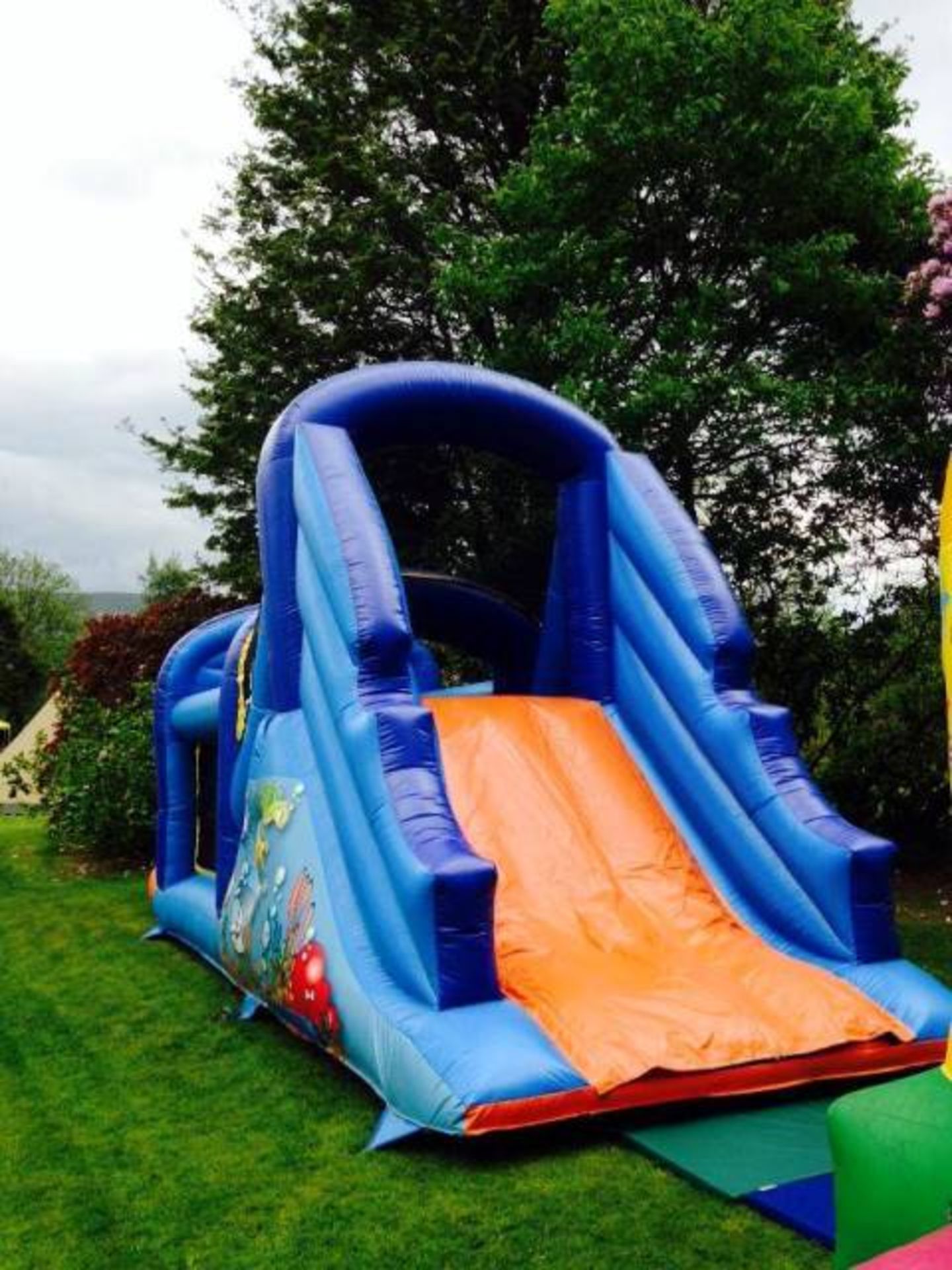 32ft x 15ft Inflatable Assault Course - Image 2 of 10