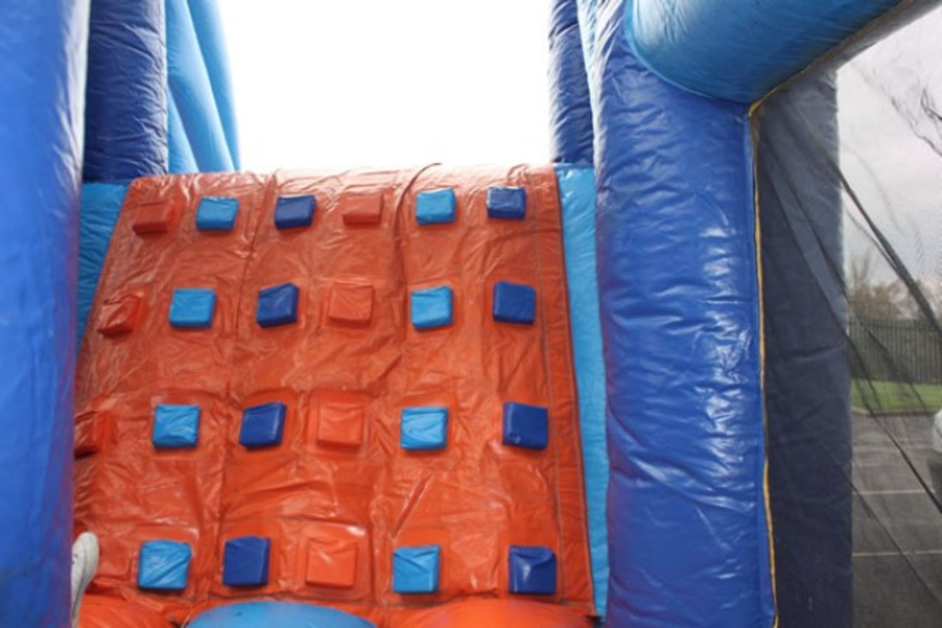 32ft x 15ft Inflatable Assault Course - Image 4 of 10