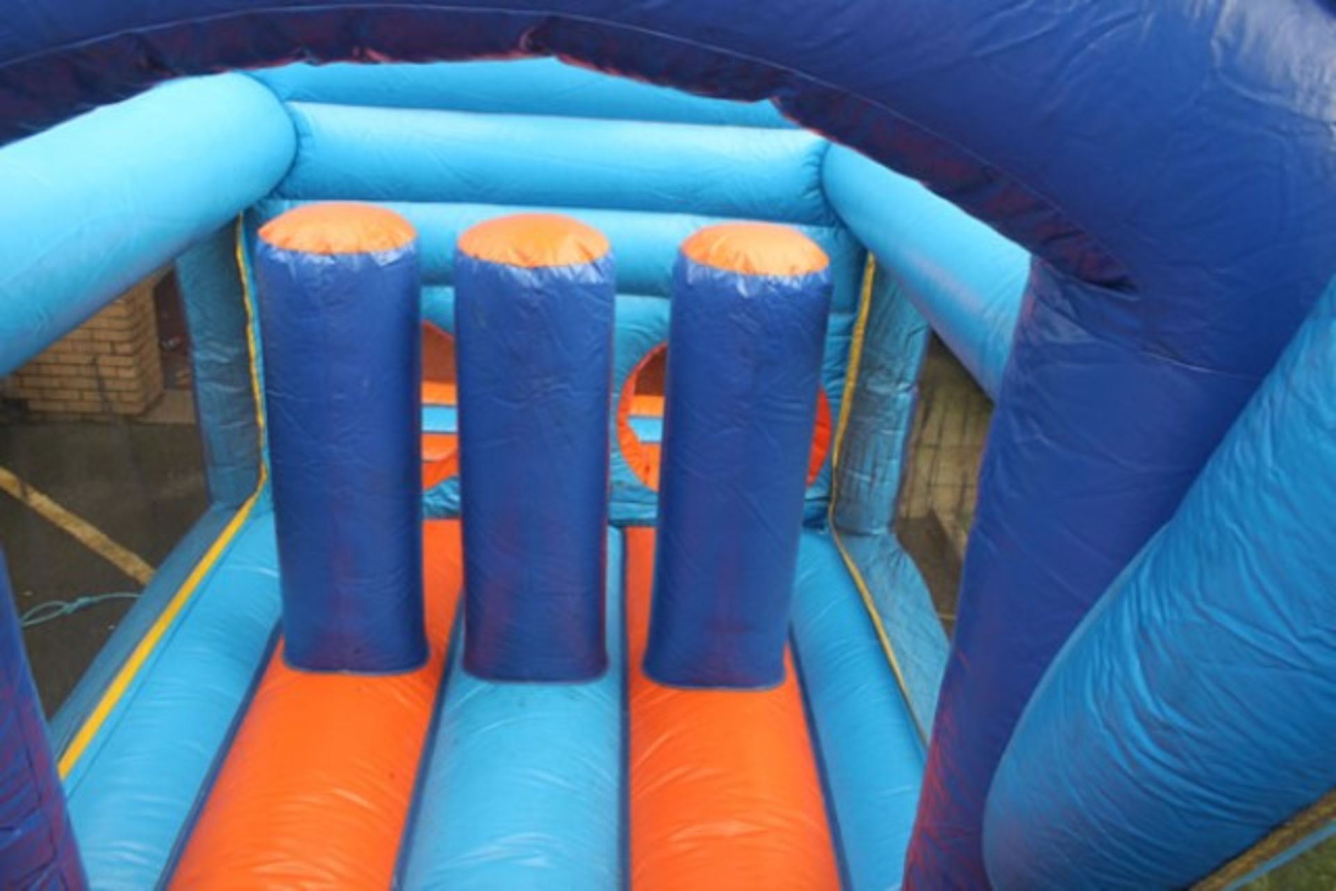 32ft x 15ft Inflatable Assault Course - Image 6 of 10
