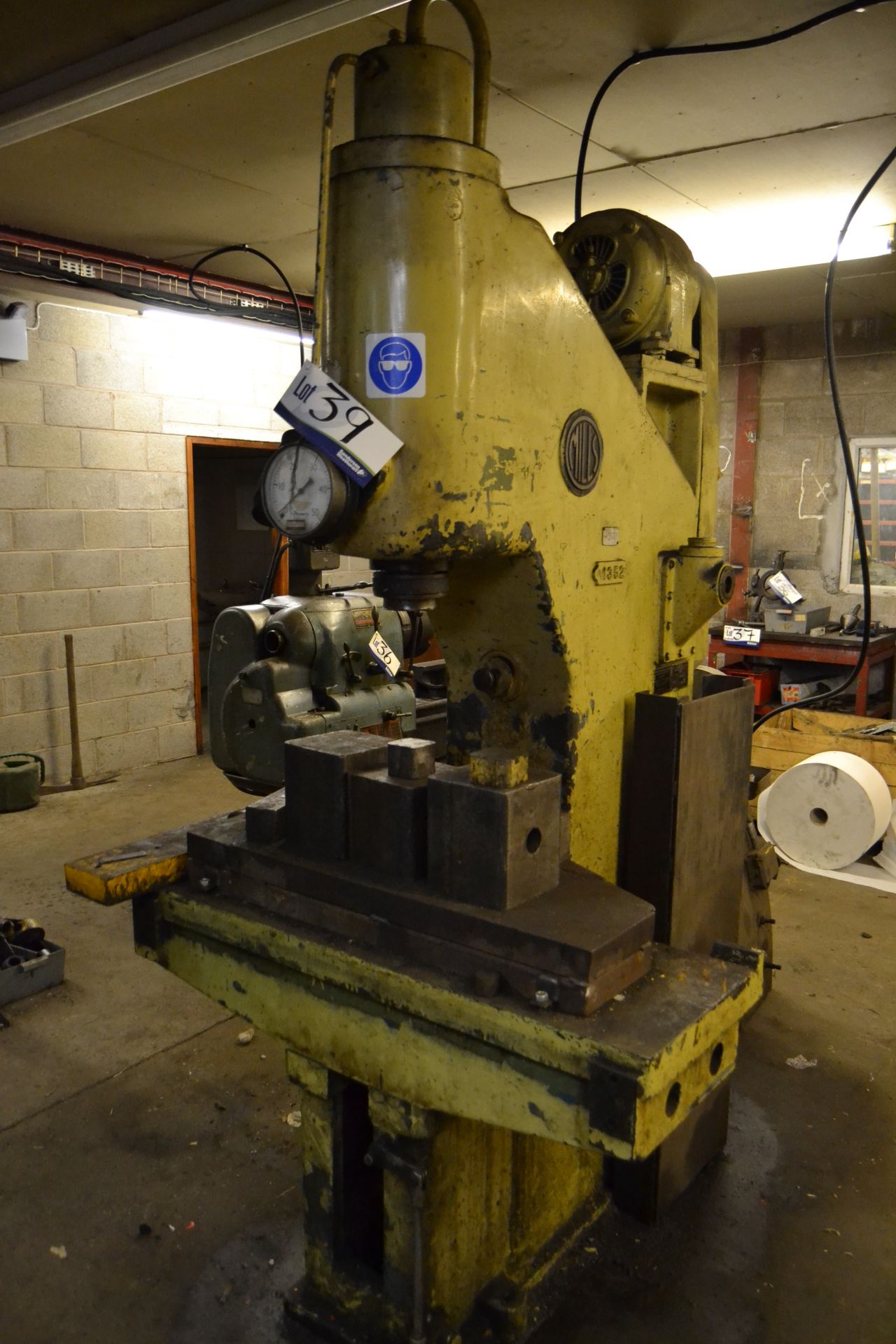 Mills HYDRAULIC ‘C’ FRAME PRESS, serial no. P51200