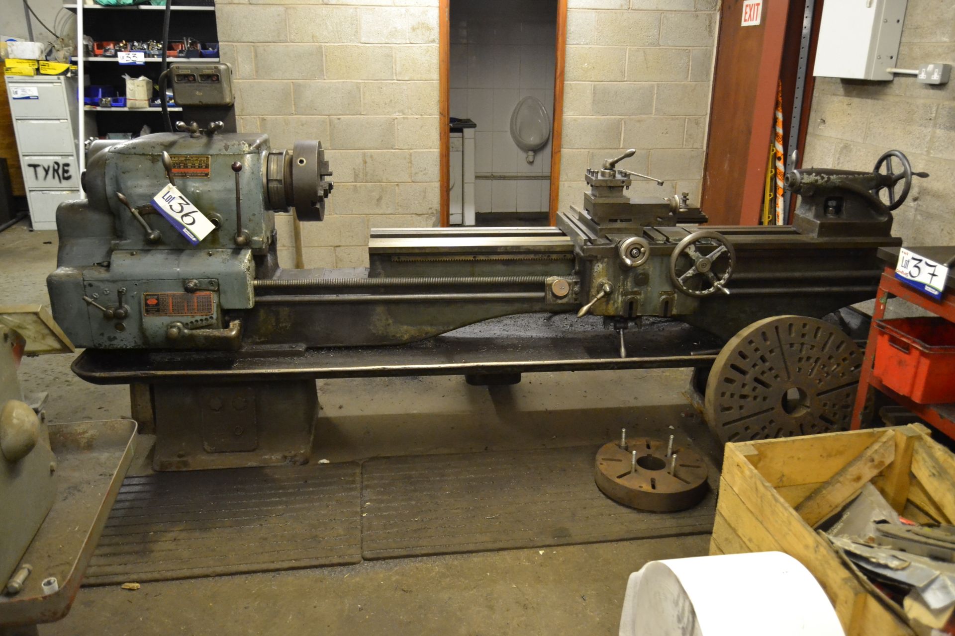 Colchester MASCOT 8½in. SLIDING SURFACING AND SCREW CUTTING GAP BED CENTRE LATHE, serial no.
