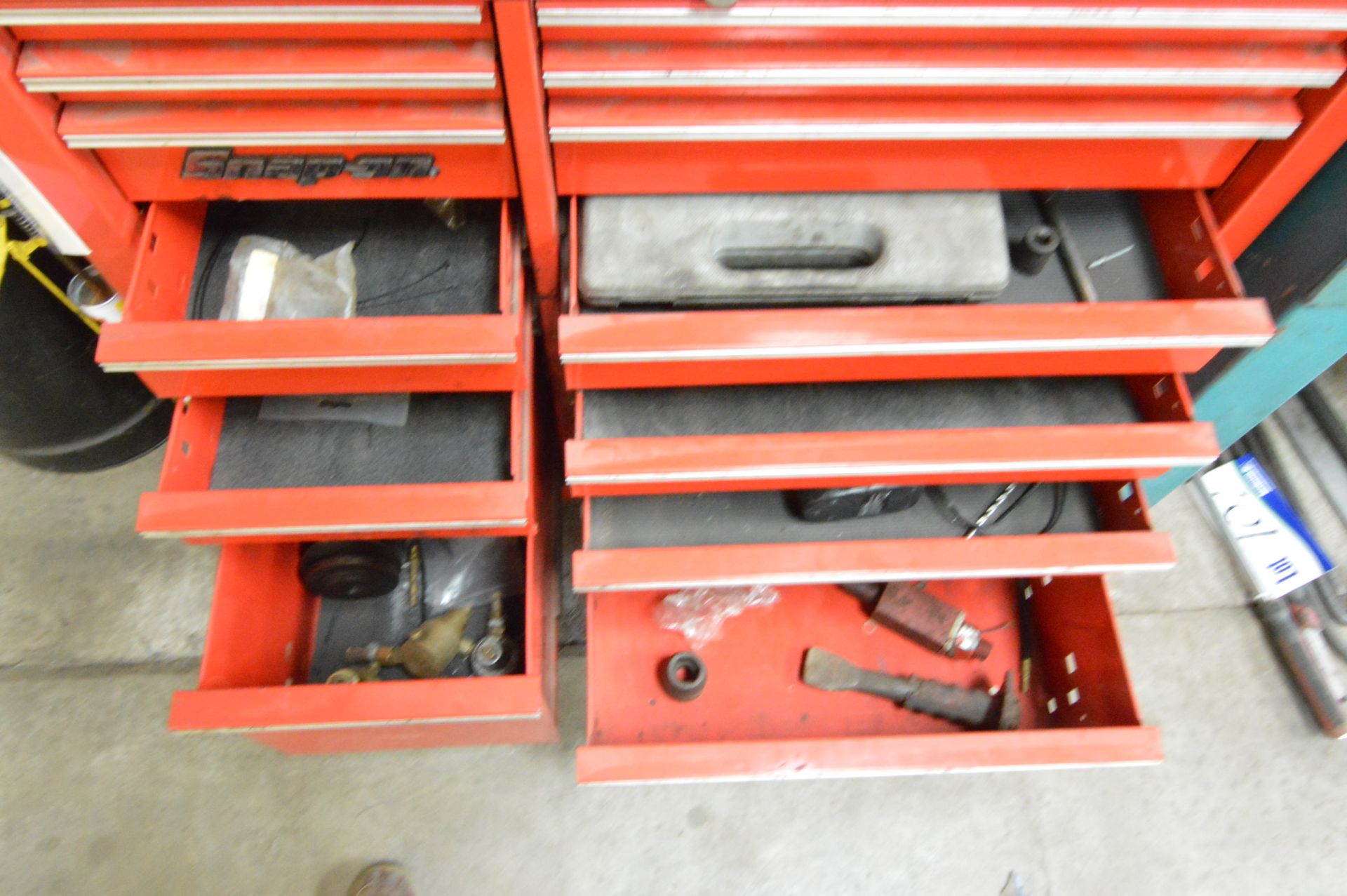 Snap-on Mobile Tool Chest, with residual contents - Image 7 of 7