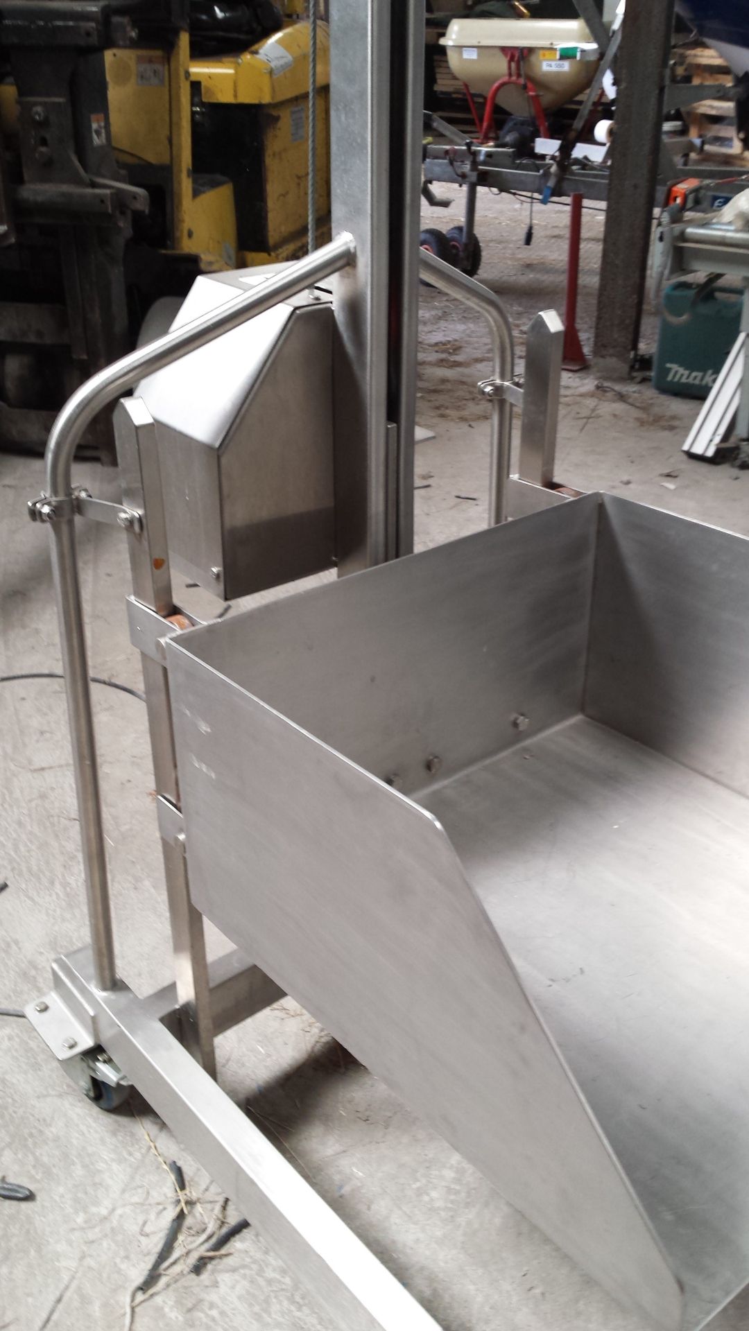 70kg Cap. Stainless Steel Mobile Hoist, 600mm x 600mm - Image 4 of 4