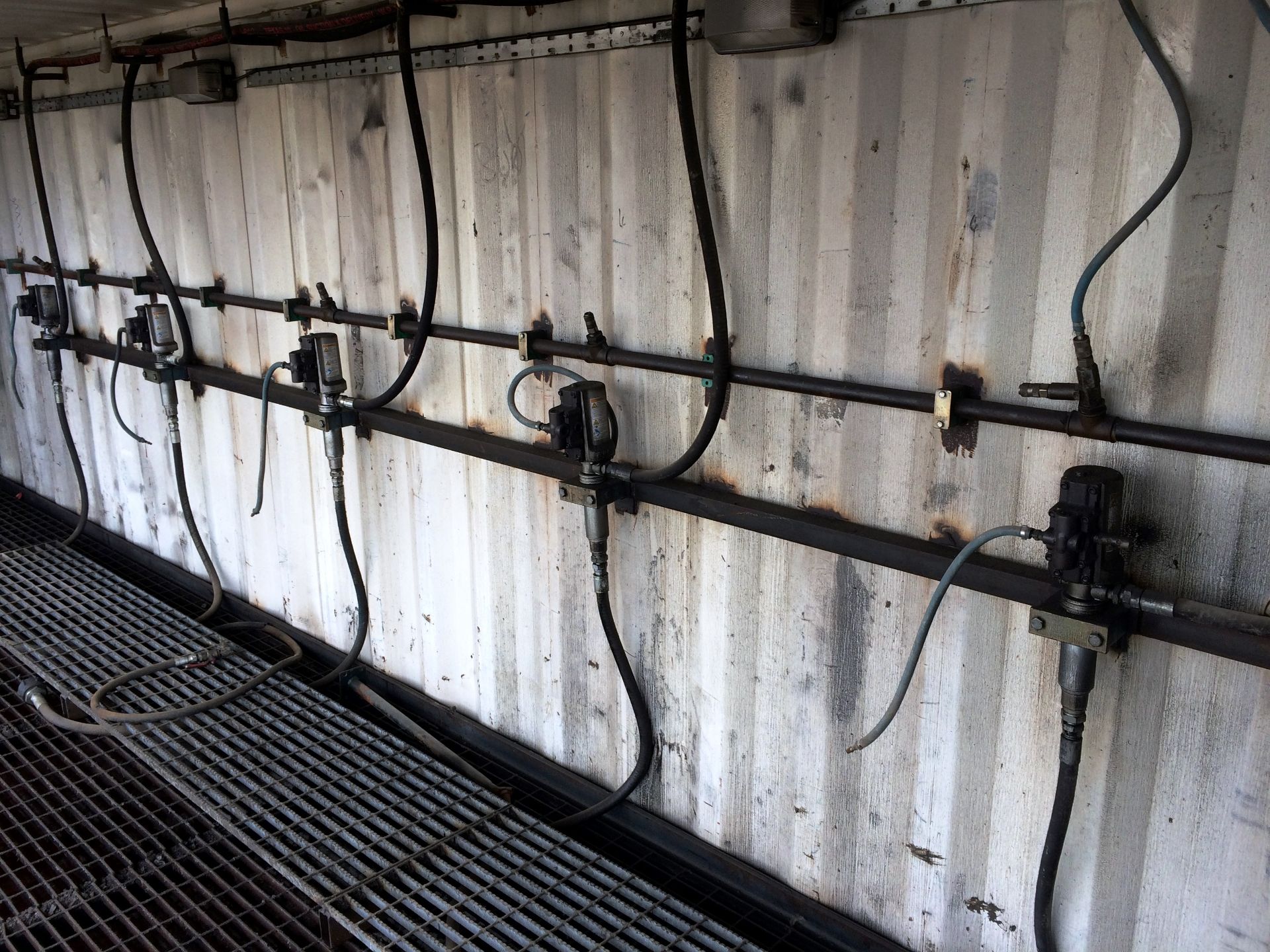 40ft / 12.2m Bunded Steel Site Oil Storage, with six retractable hose reels and five pneumatic pumps - Image 3 of 4