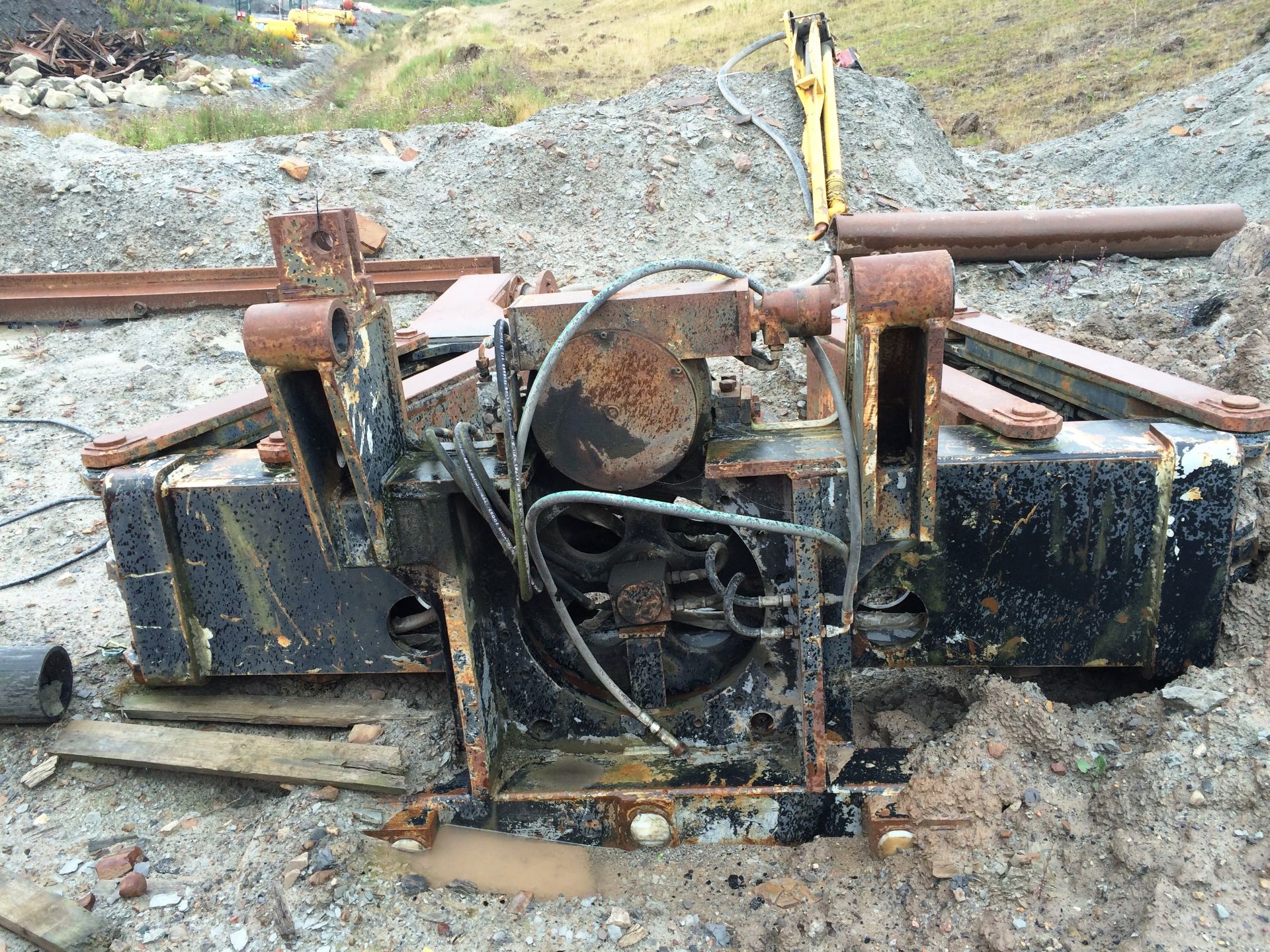 Forklift Hydraulic Plant Tyre Handling Attachment (required attention) Situated At Potland Burn Open - Image 2 of 3