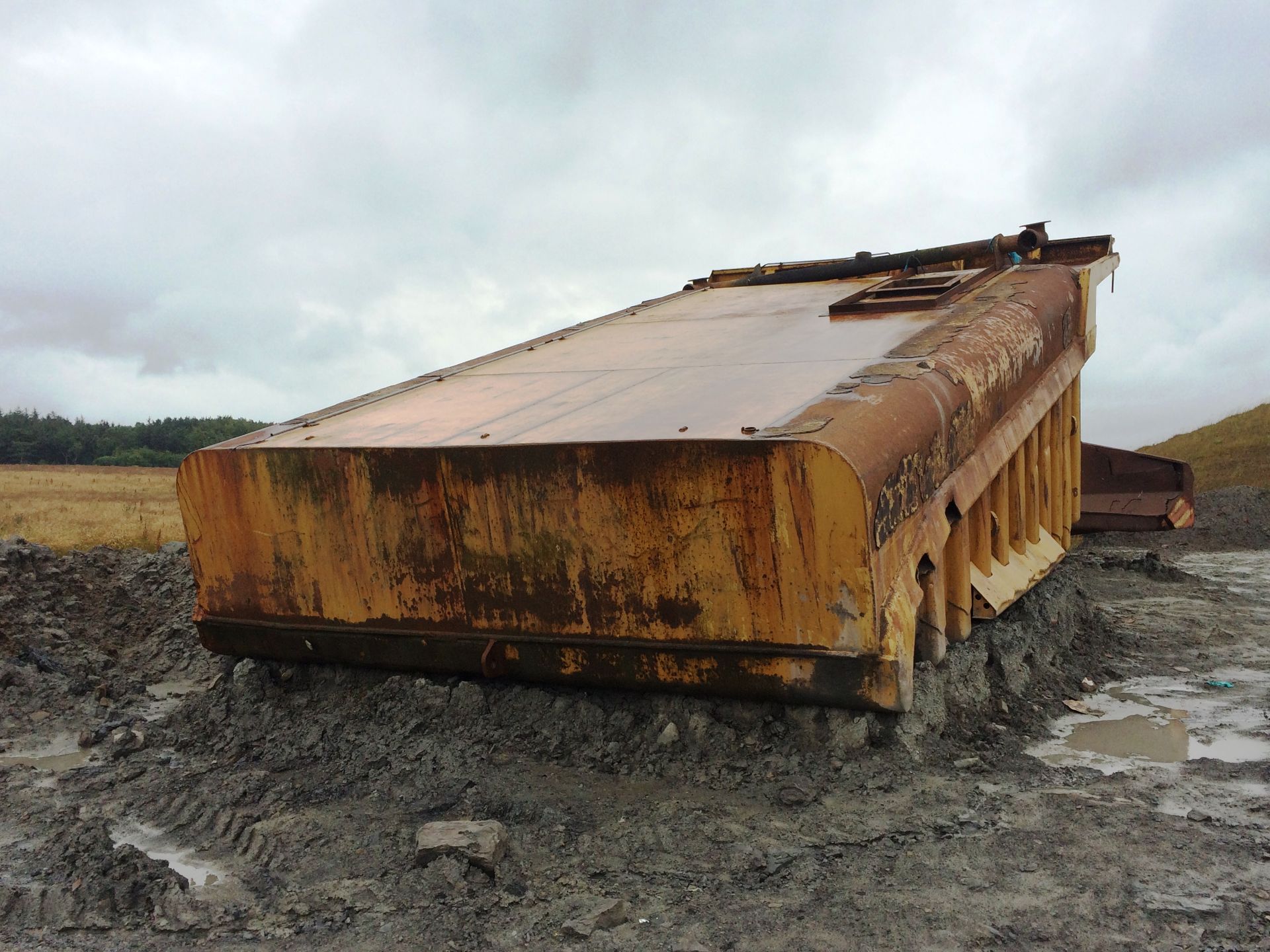 CAT 777 Dust Suppression Tank (requires refurbishment) Situated At Potland Burn Open Cast Mine, - Image 2 of 2