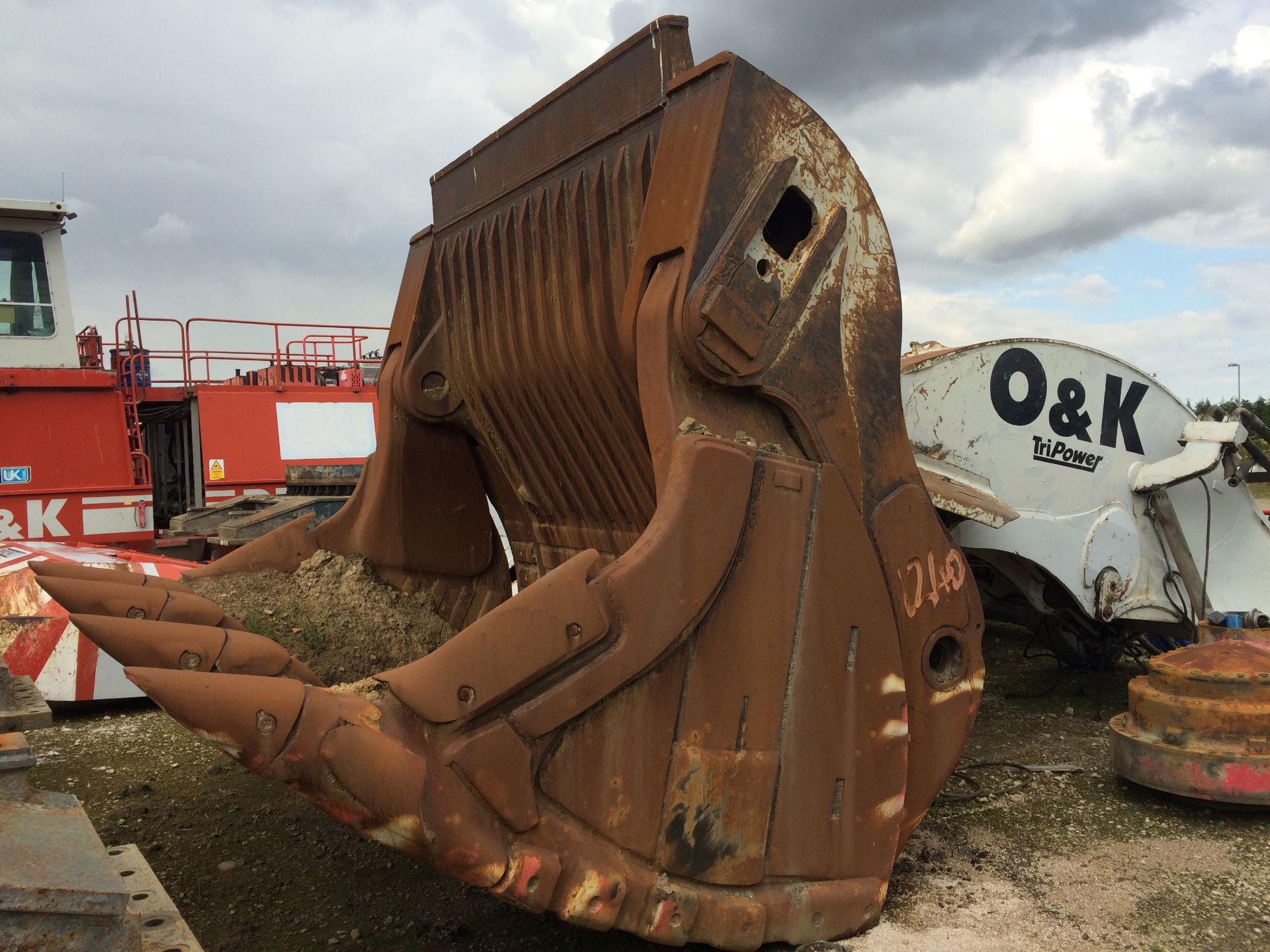 O&K RH120 360° Tracked Face Shovel, serial no. 7287, year of manufacture 1996 (dismantled for - Image 7 of 10