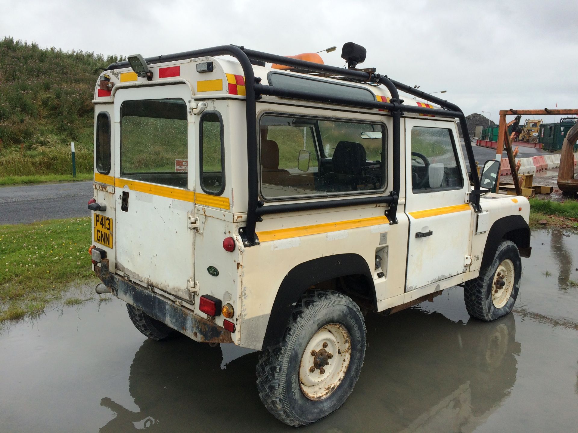 Land Rover Defender 90 TDi Site Vehicle, registration no. P413 GNN, date first registered 9/05/1997, - Image 4 of 4