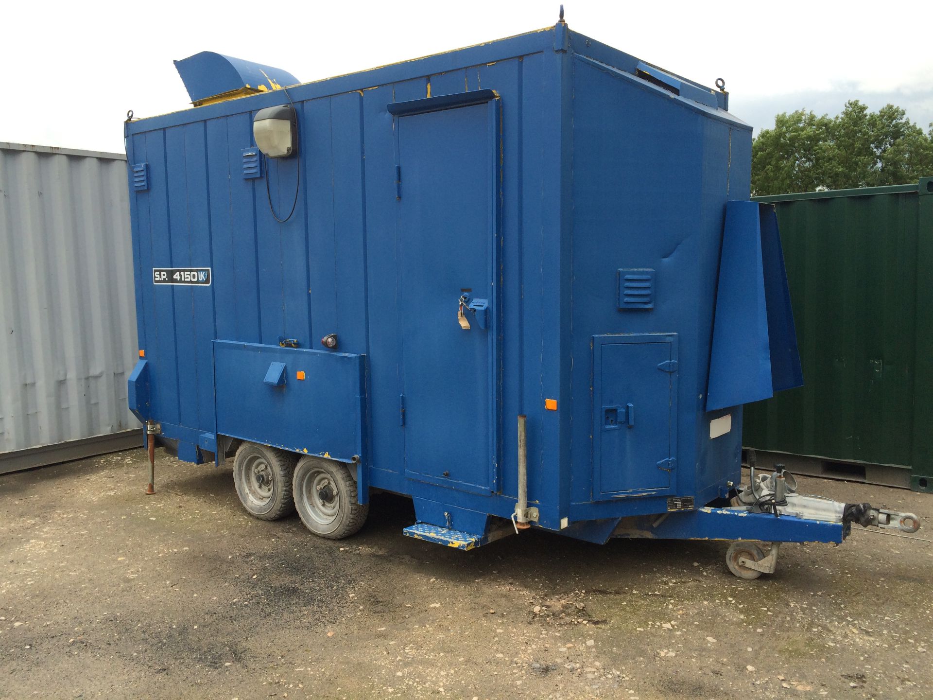 Securi-Cabin Towable Welfare Unit, with toilet, sink and seating, year of manufacture 2003 (plant